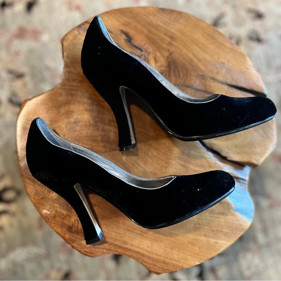 Rebel size 7 Black Velvet Pumps - Picture 8 of 8